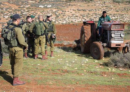 لاقامة معسكر للجيش.. الاحتلال يصادر 10 دونمات في الخليل