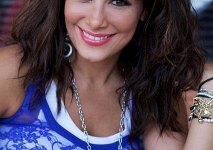 صبا مبارك بإطلالة جريئة، كيف رد متابعيها؟