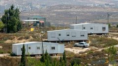 مستوطنون يضعون "كرفانا" عند عين الحلوة بالأغوار الشمالية