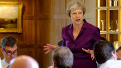 نواب محافظون يطالبون برحيل تيريزا ماي وتولي جاكوب موغ لرئاسة الوزراء