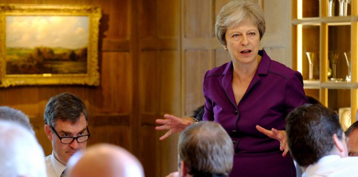 نواب محافظون يطالبون برحيل تيريزا ماي وتولي جاكوب موغ لرئاسة الوزراء