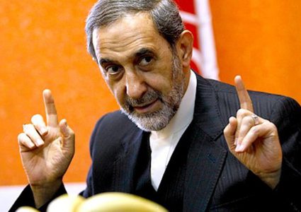 ولايتي يزور موسكو وينقل رسالة من خامنئي إلى بوتين