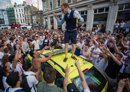 حملة تبرعات في بريطانيا لإصلاح ما أفسده مشجعو المونديال