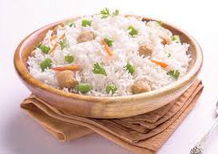 خبراء يحذرون من أخطاء خطيرة في طهي الأرز وحفظه