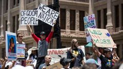 القضاء الأميركي يأمر بإعادة أطفال مهاجرين إلى عائلاتهم