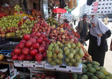 غزة: الزراعة تقرر منع استيراد الفواكه الاسرائيلية