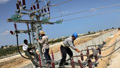 الطاقة تطالب "كهرباء القدس" بوقف المخالفات