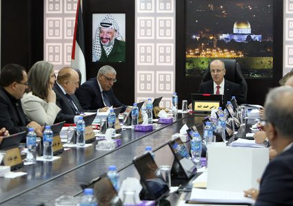 مجلس الوزراء: نرفض أي صفقة لا تلبي حقوق شعبنا