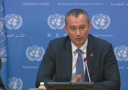 ملادينوف: الانقسام مدمر للقضية الفلسطينية