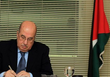 الزعنون: قرار إيرلندا مقدمة لمحاصرة الاستيطان