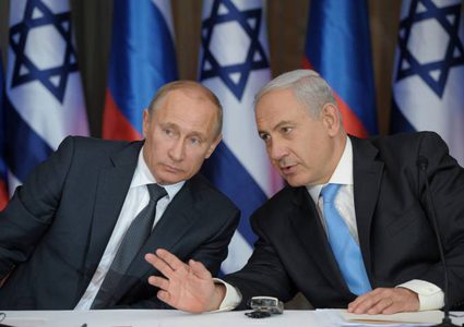 نتنياهو يطالب موسكو بإخراج إيران من سوريا