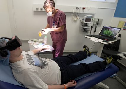 "الواقع الافتراضي" لتخفيف الألم في المشافي!