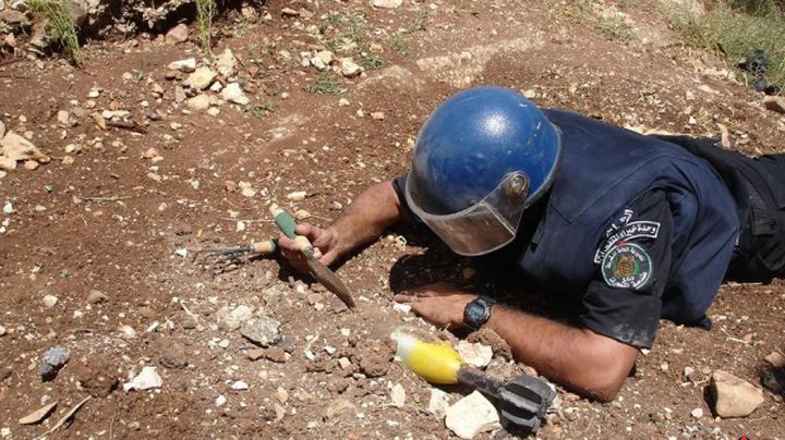 الشرطة تتعامل مع أجسام مشبوهة