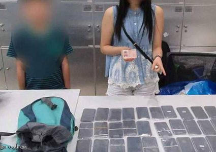 أم تجبر ابنها على تهريب هواتف آيفون!