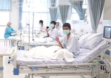 السماح بخروج فتية الكهف بتايلاند من المستشفى