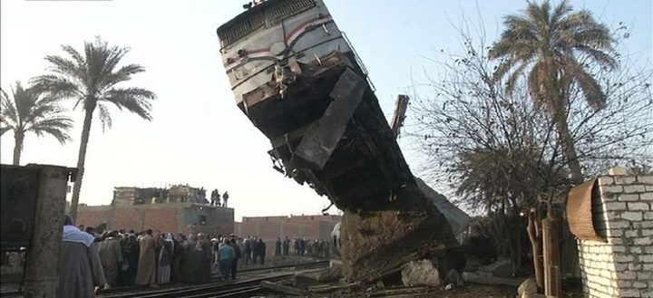 مصر : إصابة نحو 60 شخصاً بحادث انقلاب قطار