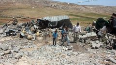 الاحتلال يهدم خربة المراجم جنوب دوما