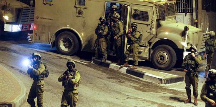 الاحتلال يقتحم بلدة الرام ويداهم متاجر المواطنين