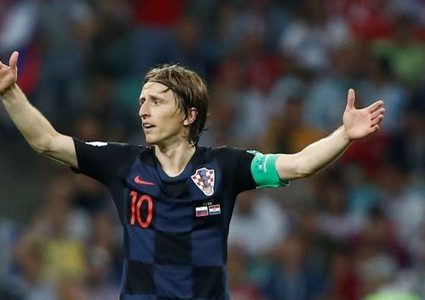 مورديتش يتوّج بالكرة الذهبية للمونديال الروسي