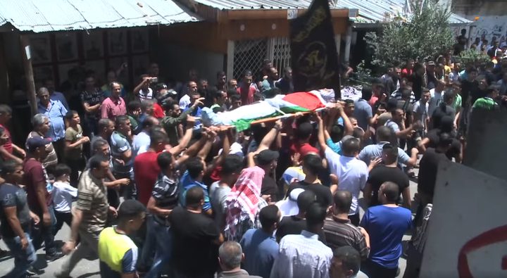 جماهير نابلس تشيع جثمان الشهيد مرشود