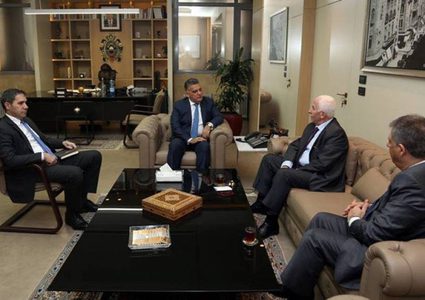 بيروت: الأحمد يلتقي بري واللواء ابراهيم