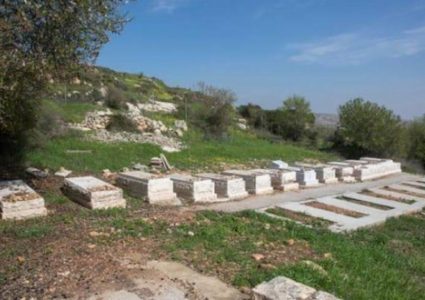 الاحتلال يستولي على أراضي لاقامة مقبرة للمستوطنين