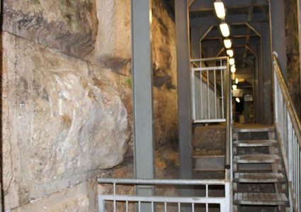 "الحفريات الكارثية" انتهاكات تزعزع المنطقة