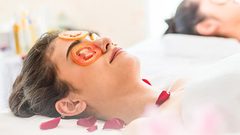 الطماطم سلاحكِ لبشرة نقية نضرة