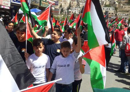 الأطفال في طولكرم يهتفون لحرية الأسرى