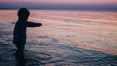هل حقاً يحتفظ الإنسان بذكرياته منذ الصغر؟