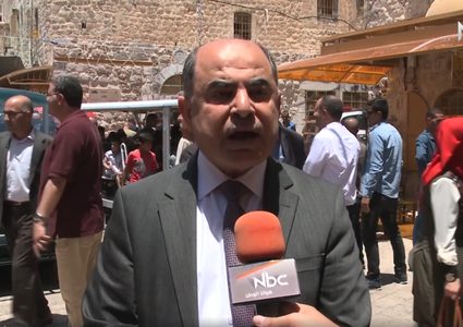 بلدية وغرفة الخليل تدشنان خط حافلات مجانية