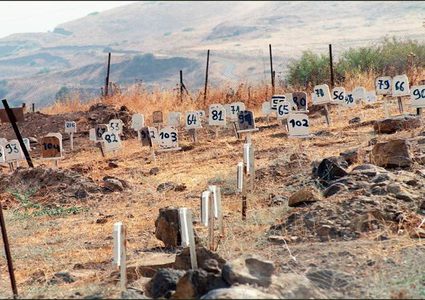 منذ عام 2015.. الاحتلال يحتجز جثمان 26 شهيد