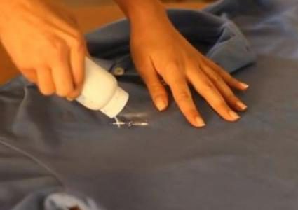 نصائح لإزالة بقع المكياج عن الملابس