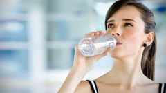 نصائح لإبراز إشراقة بشرتك خلال السفر