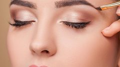 أخطاء غير مقبولة عند رسم الحواجب