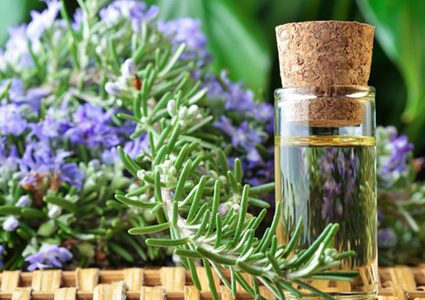 فوائد زيت "اللافندر" لعلاج حب الشباب