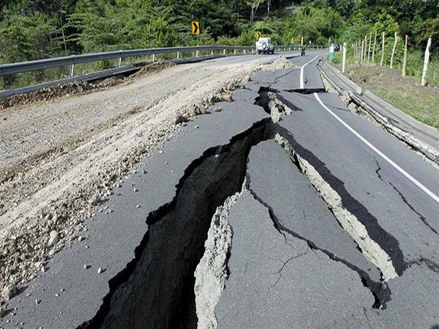 زلزال بقوة 5.7 درجات يضرب وسط وجنوبي المكسيك