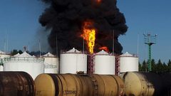 انفجار خزان نفط وسط إيران