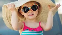 كيف تحافظين على بشرة طفلك من حروق الشمس؟