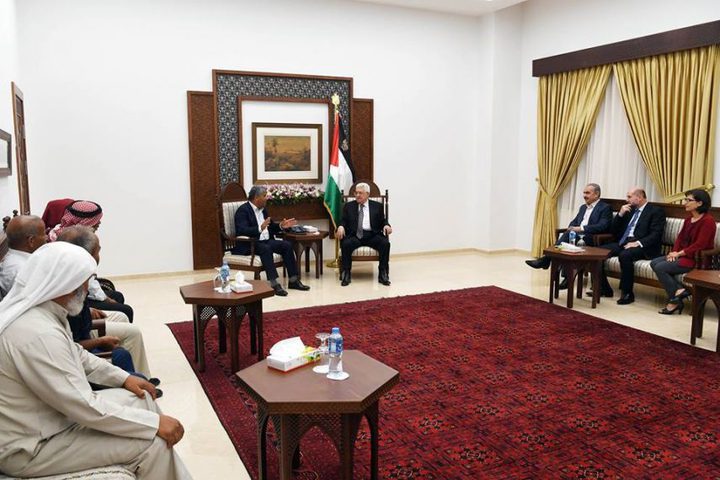 الرئيس يستقبل وفدا من الخان الأحمر
