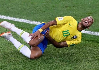 نيمار يدافع عن نفسه: سقوطي المتكرر له سبب