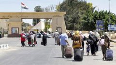 السلطات المصرية تقرر اغلاق معبر رفح غدا الاثنين