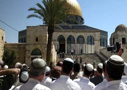 الحكومة تطالب المجتمع الدولي بالتحرك لحماية الأقصى