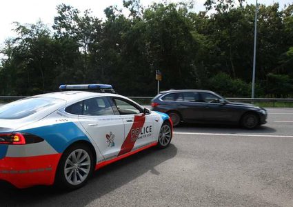 سيارات "تسلا" لحماية البيئة ومكافحة الجريمة!