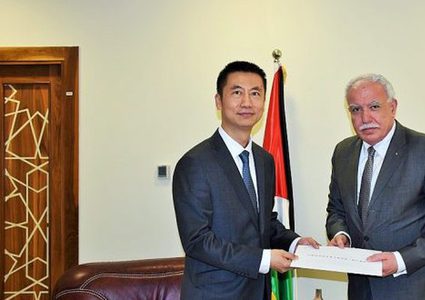 المالكي يسلم السفير الصيني رسالة شكر