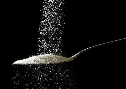 ملعقة من السكر لتعزيز ذاكرة ومزاج كبار السن