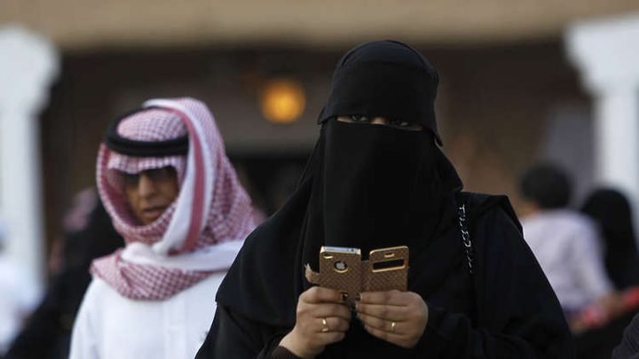 السعوديات سيبلغن بطلاقهن عبر الرسائل القصيرة "sms"