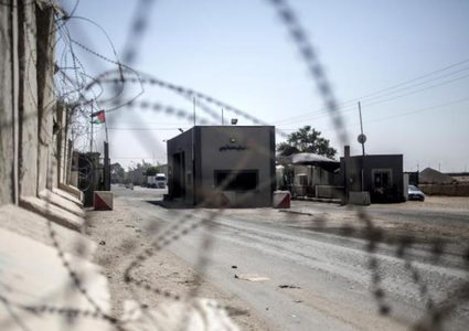 ليبرمان يقرر فتح معبر كرم أبو سالم بشكل جزئي