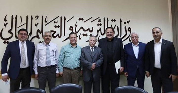 كلية الطب الحكومية وبوليتكنك فلسطين يقران الشراكة