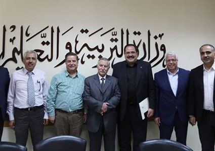 كلية الطب الحكومية وبوليتكنك فلسطين يقران الشراكة